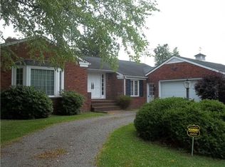 702 Moffatt Rd, New Castle, PA 16101