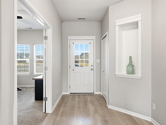 5th image of 12302 Ontario Pl