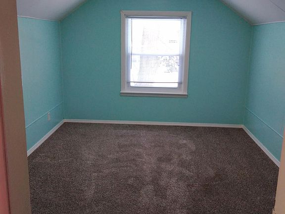 3rd image of 5106 N Lydell Ave