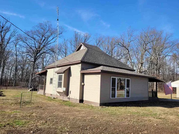 5531 N Hickory Ln, Bonnie, IL 62816