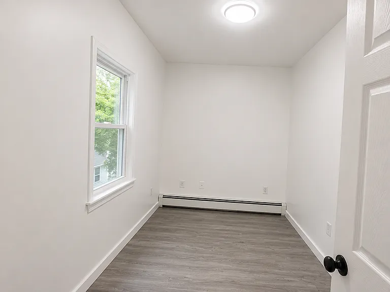 156 West St #1 — Photo 4