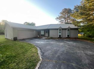 575 Golf Dr, Saulsbury, TN 38067
