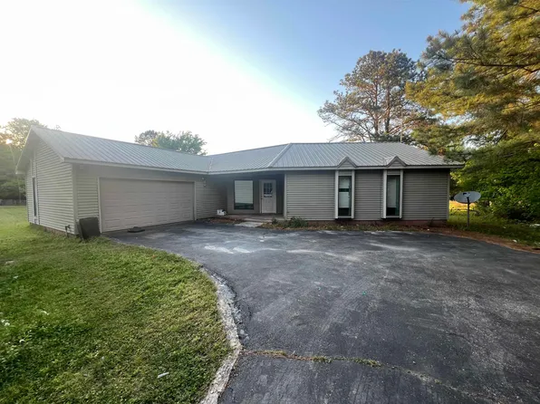 575 Golf Dr, Saulsbury, TN 38067