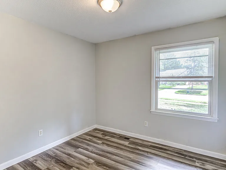 4505 Castlebar Dr — Photo 10