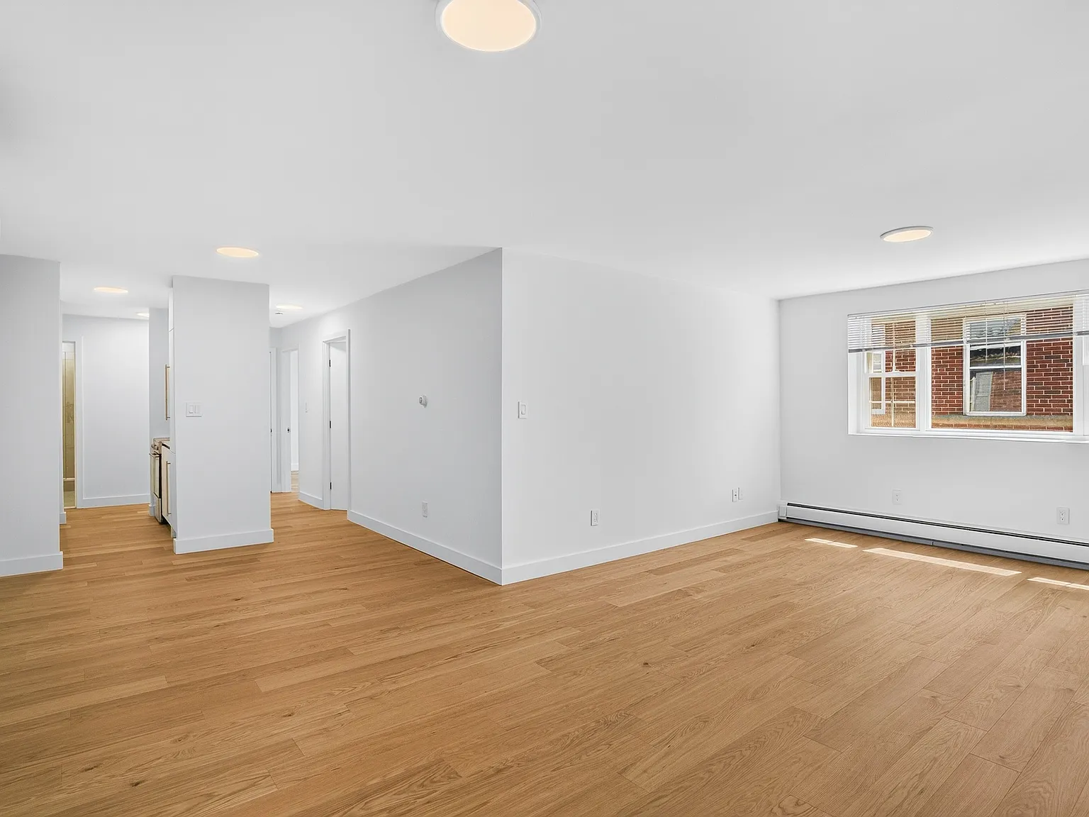 2 bed, 1.0 bath, 890 sqft, $3,200 — Photo 3