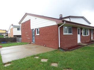 9463 Park Ln, Des Plaines, IL 60016