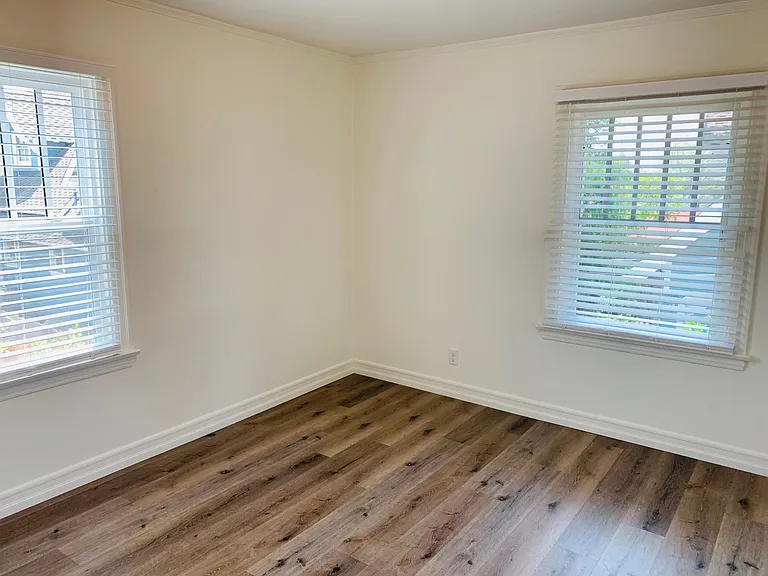 1015 1/2 N San Gabriel Ave #1015-1/2 — Photo 7