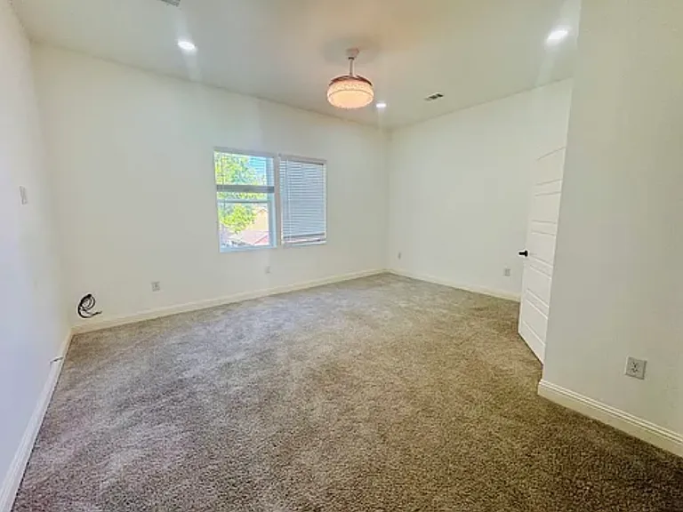 2906 Jim St — Photo 22