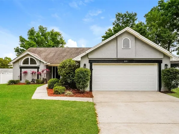 1019 Ridgefield Dr, Valrico, FL 33594