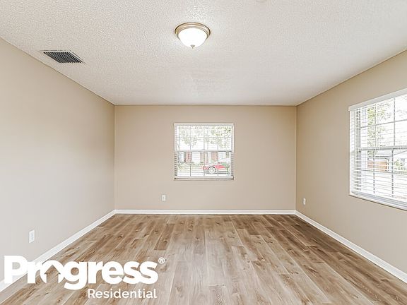 3rd image of 1007 Turkey Hollow Cir