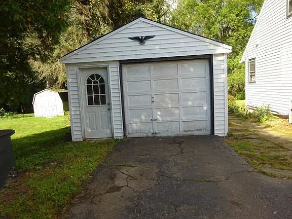 4th image of 6 Dale Ct
