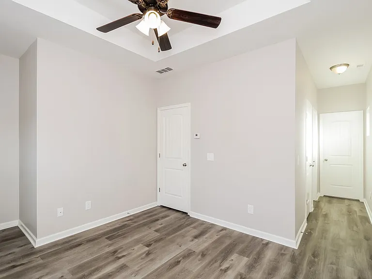 69 Howard Ave NW — Photo 11