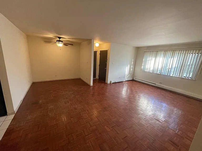 1702 W Victoria Dr #202 — Photo 5