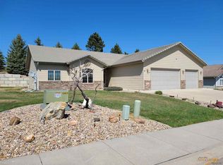 3412 Willowbend Rd, Rapid City, SD 57703