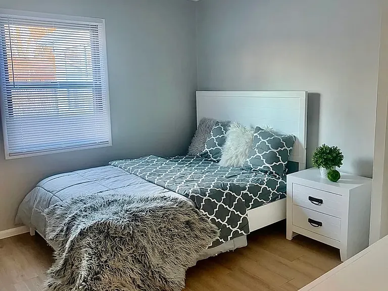 1420 Seminole Dr — Photo 13