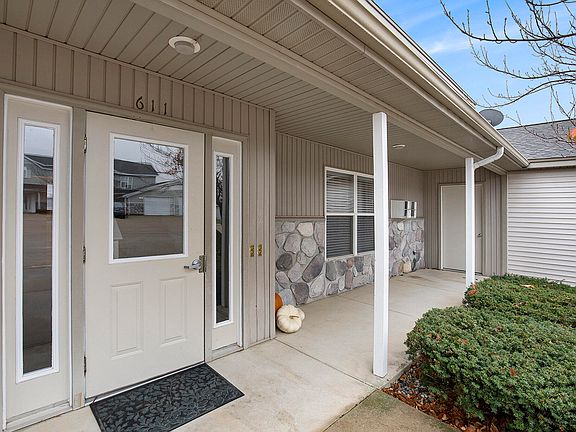 5th image of 611 Trinity Dr Unit 3