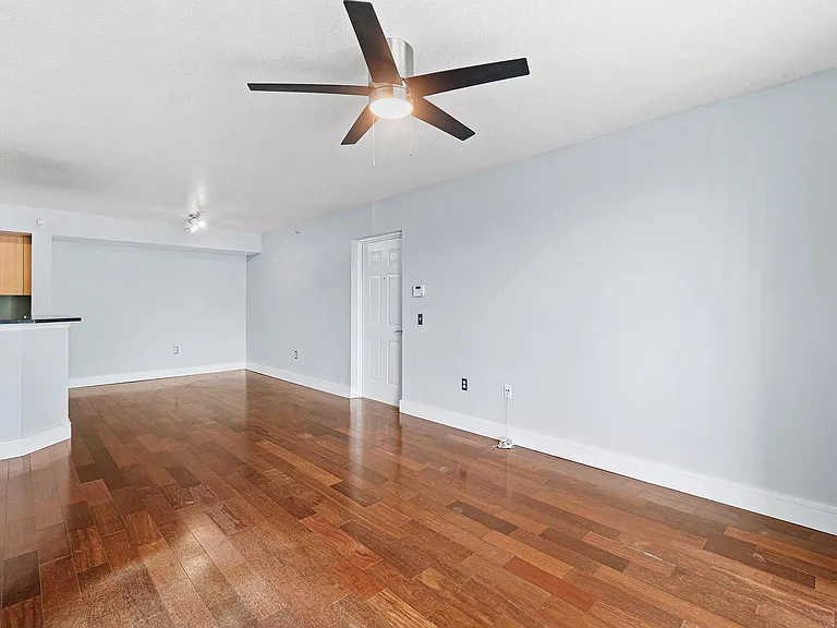 1013 Villa Cir — Photo 4