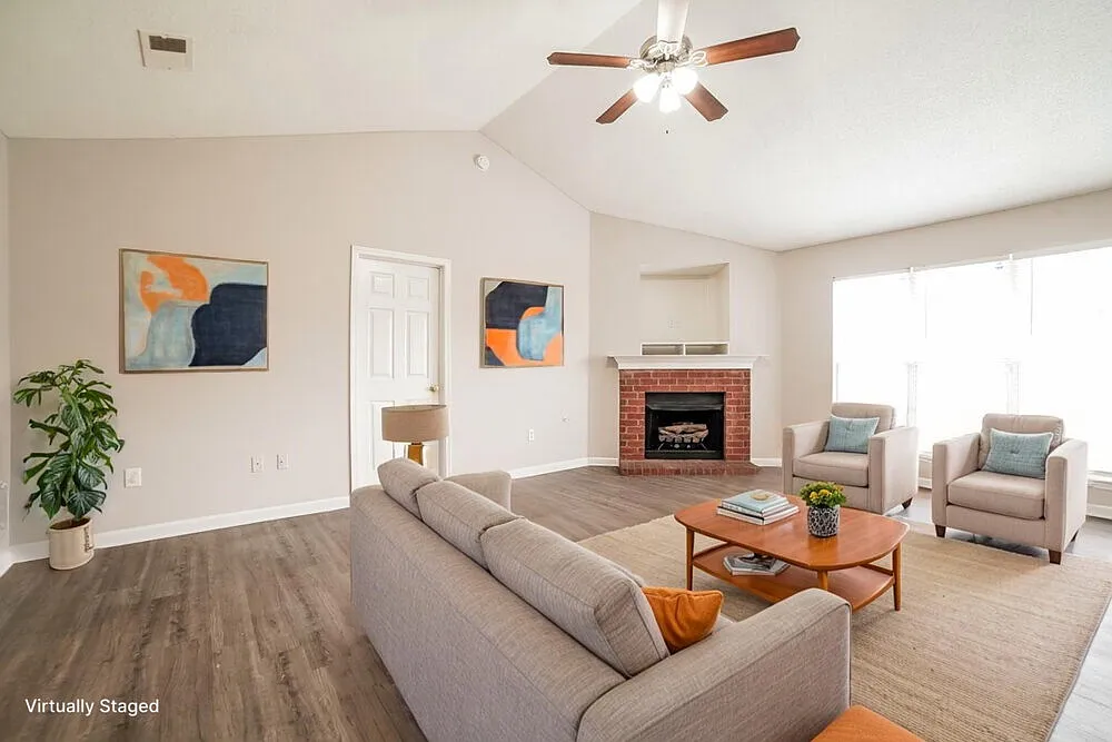 3 bed, 2.0 bath, 1545 sqft, $1,915 — Photo 3