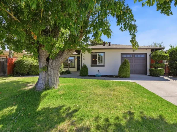 7070 Hanna St, Gilroy, CA 95020