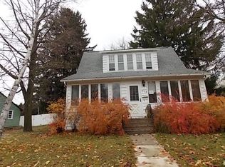 608 9th Ave, Baraboo, WI 53913
