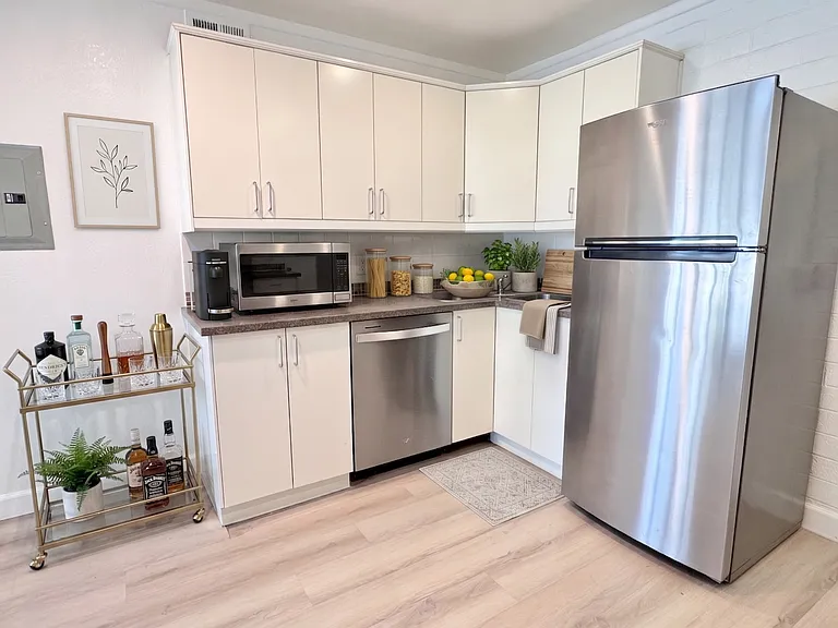 6557 E Osborn Rd #6 — Photo 5