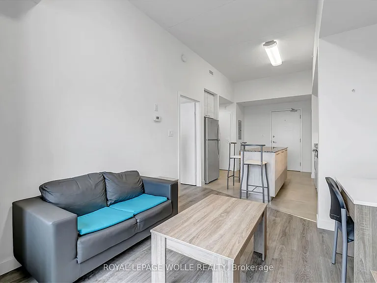 280 Lester St #812 — Photo 7