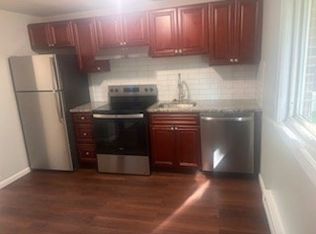 680 Washington St #3, Walpole, MA 02081