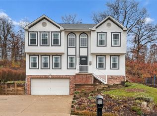 606 Fieldstone Dr, Coraopolis, PA 15108