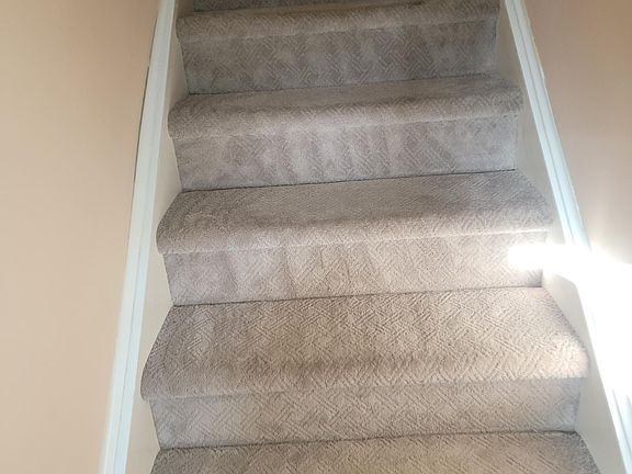 2nd image of 1854 Louisville Ln