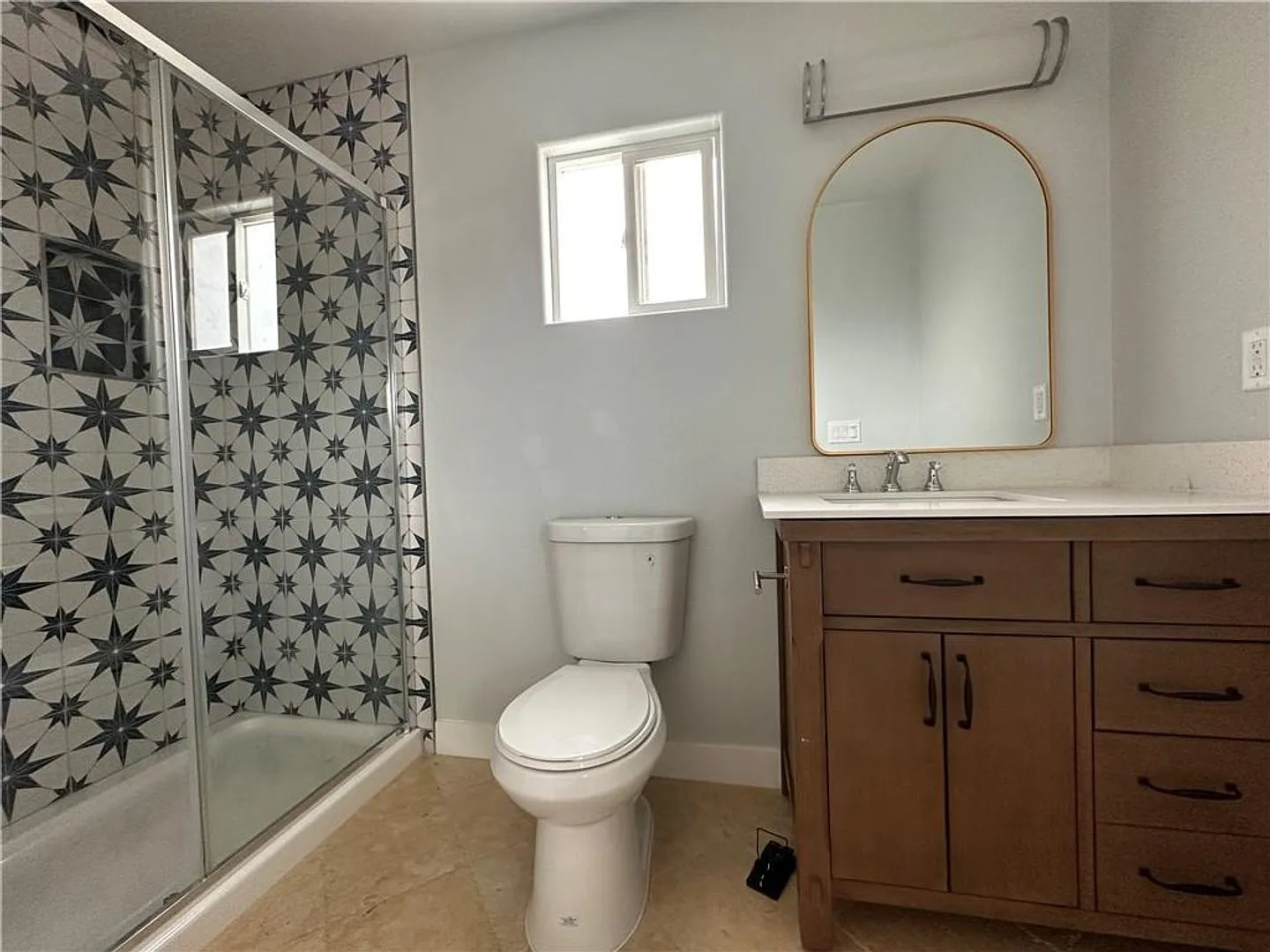 Move-In Ready Rental Utilities Included — Photo 3