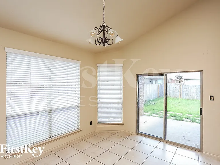 14413 Artesia Ct — Photo 3