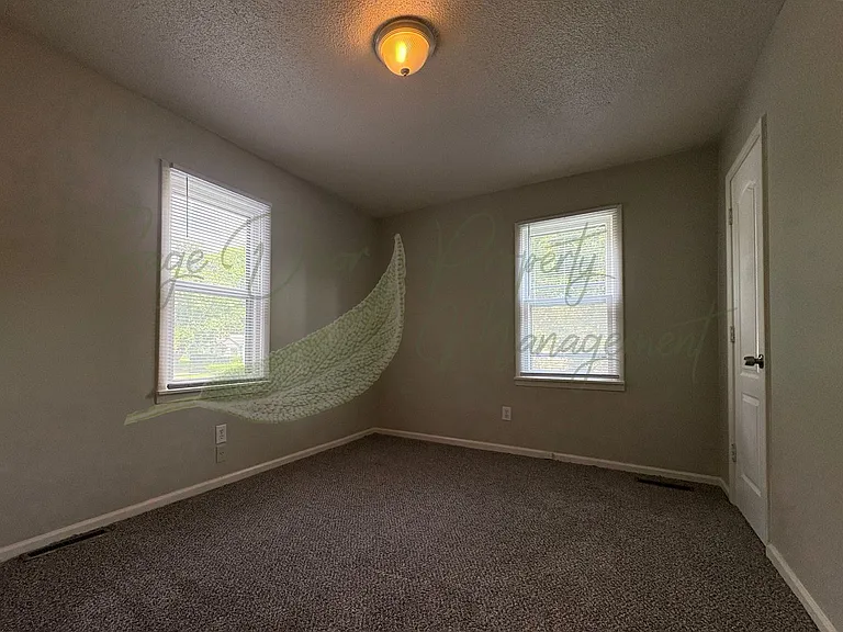 9409 E 67th Ter — Photo 11