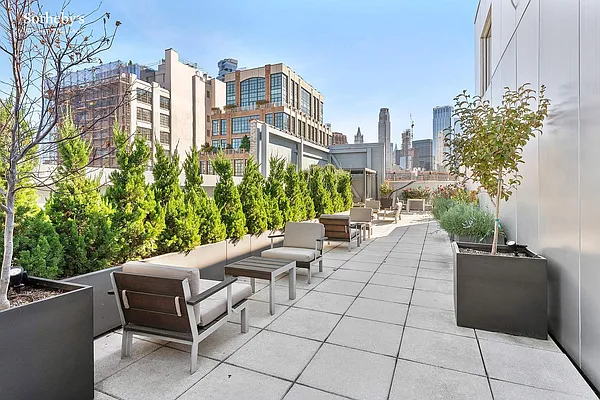 Sold by Sotheby's International Realty | media 20