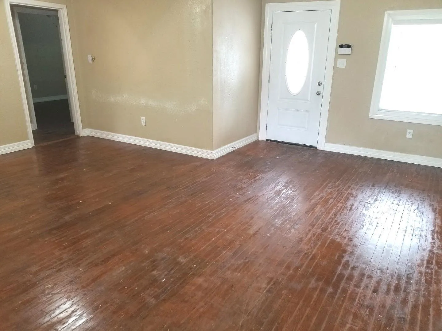 3 bed, 2.0 bath, 650 sqft, $1,795 — Photo 2