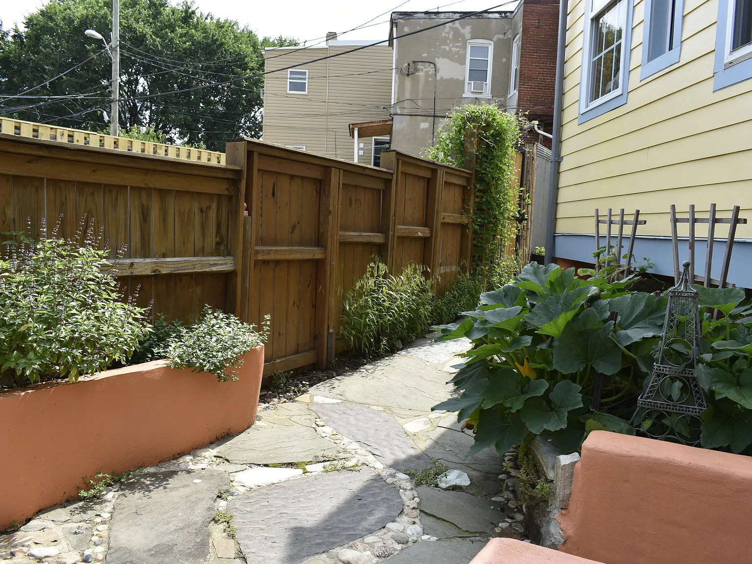 1 bed, 650 sqft, $1,650 — Photo 2