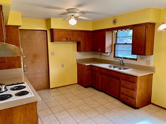 3rd image of 2688 E Riverview Dr