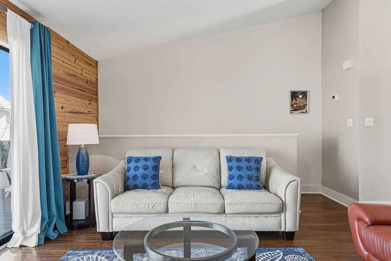 2 bed, 3.0 bath, 3003 sqft, $2,475 — Photo 1