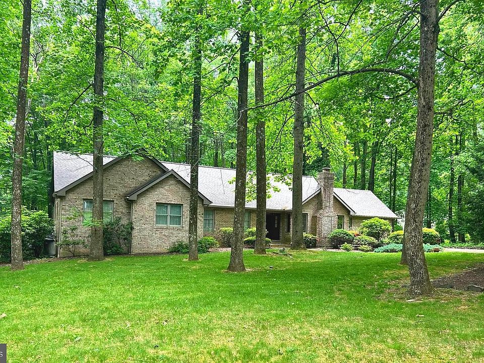 1st image of 36 Crestview Dr