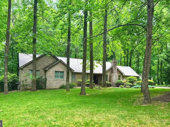 36 Crestview Dr, Fleetwood, PA 19522