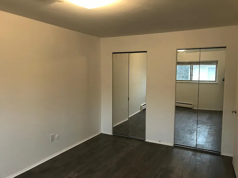 2859 E Maple Rd #20 — Photo 7