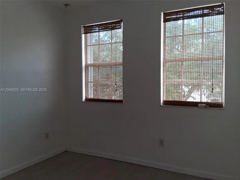 1044 NE 30th Ave — Photo 25