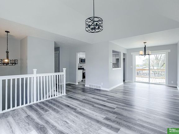 4th image of 12923 Ames Ave