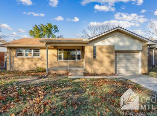 933 S Drury Ln, Wichita, KS 67207