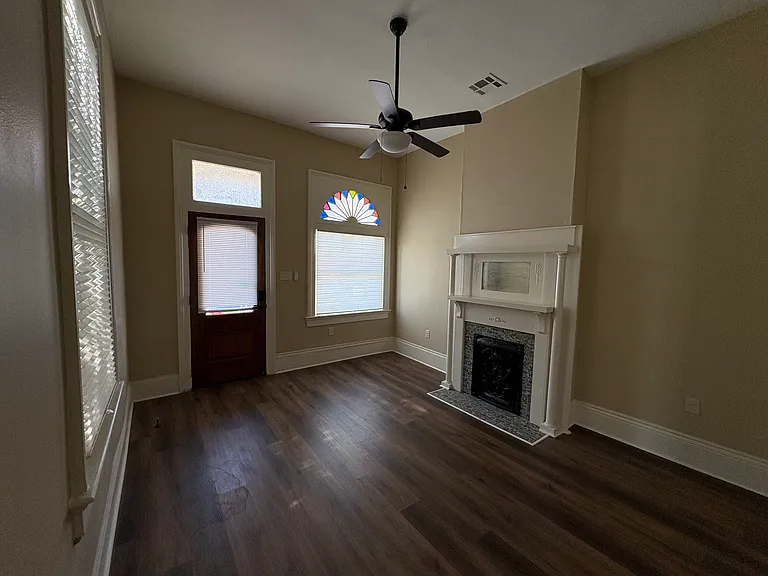 2331 Columbus St — Photo 2