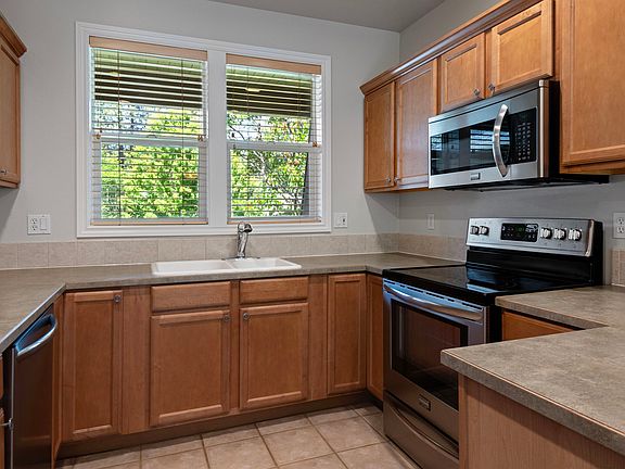 Good amount of kitchen cabinets and counterspace.