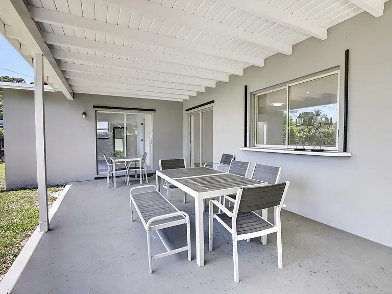 5804 NW 14th St — Photo 37