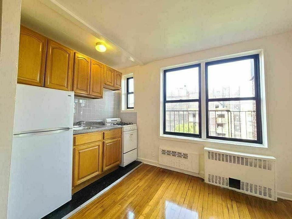 2nd image of 570 Ocean Ave APT 4