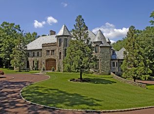 88 Conyers Farm Dr, Greenwich, CT 06831