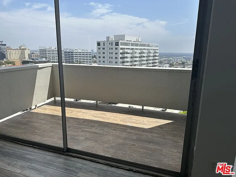 7250 Franklin Ave #702 — Photo 21