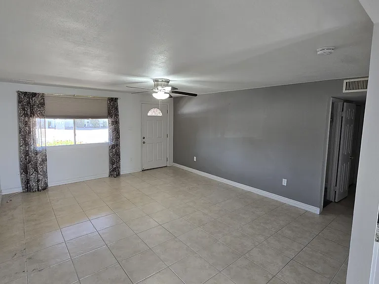 14002 N 37th Pl — Photo 15